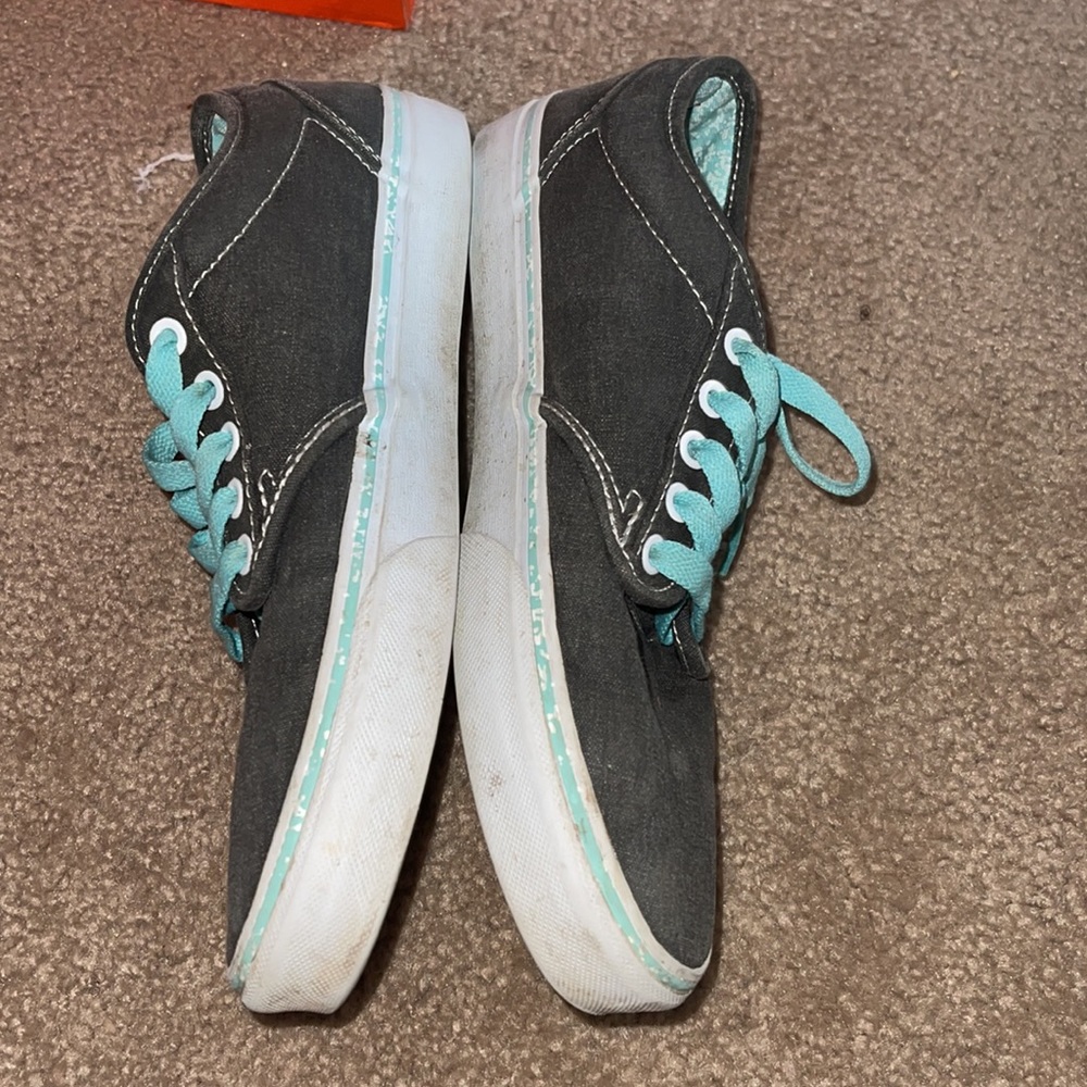 Vans Atwood - Picture 2 of 4